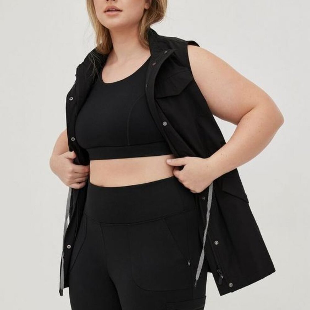 Torrid Happy Camper Stretch Woven Light Weight Active Cargo Vest